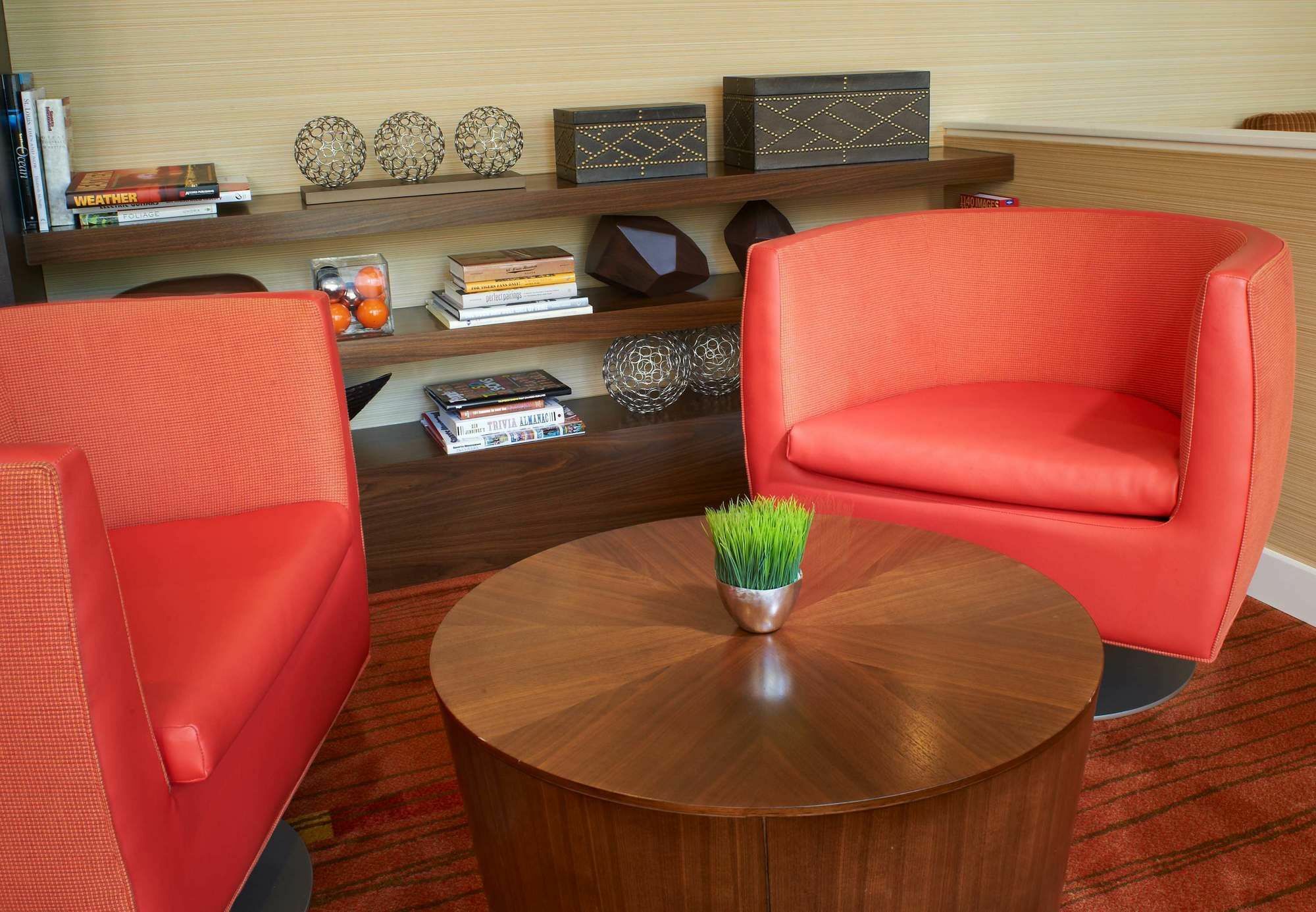 Courtyard St. Louis Hotel 3*
