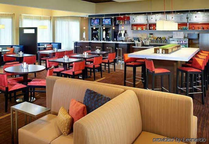 Hotel Courtyard St. Louis 3*