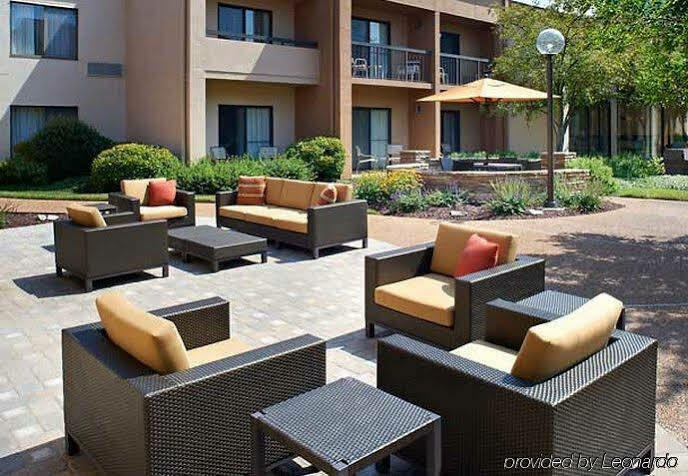 Courtyard St. Louis